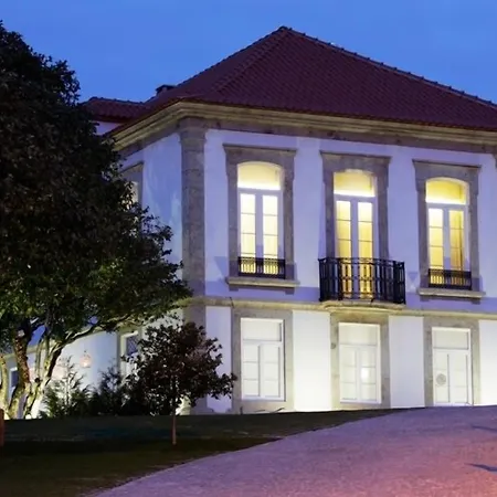 Solar Egas Moniz-charming House & Local Experiences Hébergement de vacances *