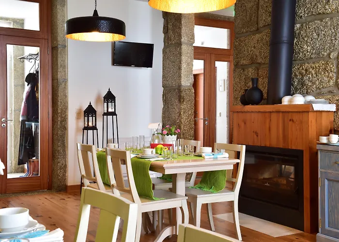 Solar Egas Moniz-charming House & Local Experiences Hébergement de vacances