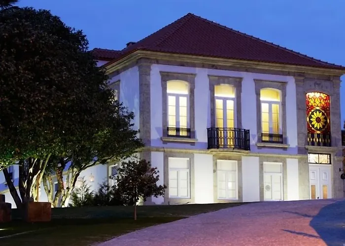 Solar Egas Moniz-charming House & Local Experiences Hébergement de vacances *